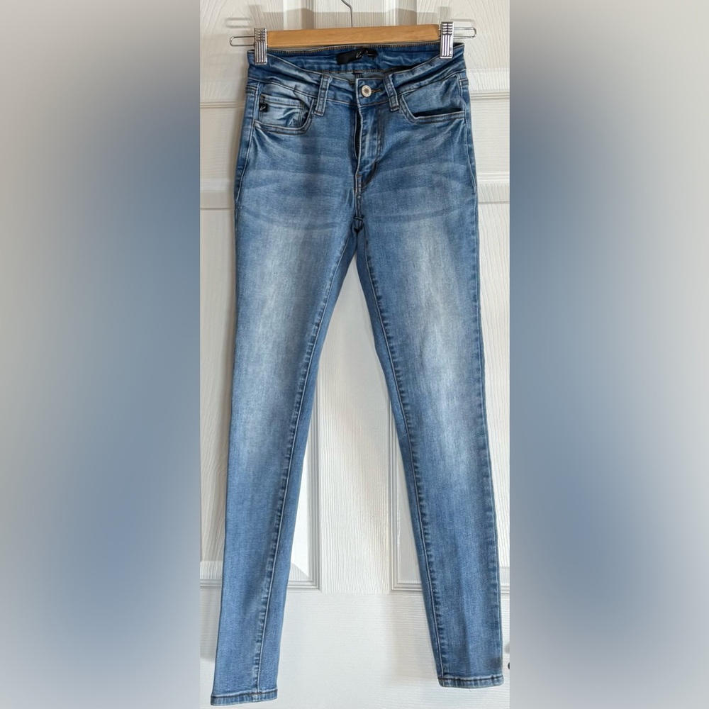 KANCAN Estilo Jeans Junior Size 5/26 Distress Wash Skinny Stretch